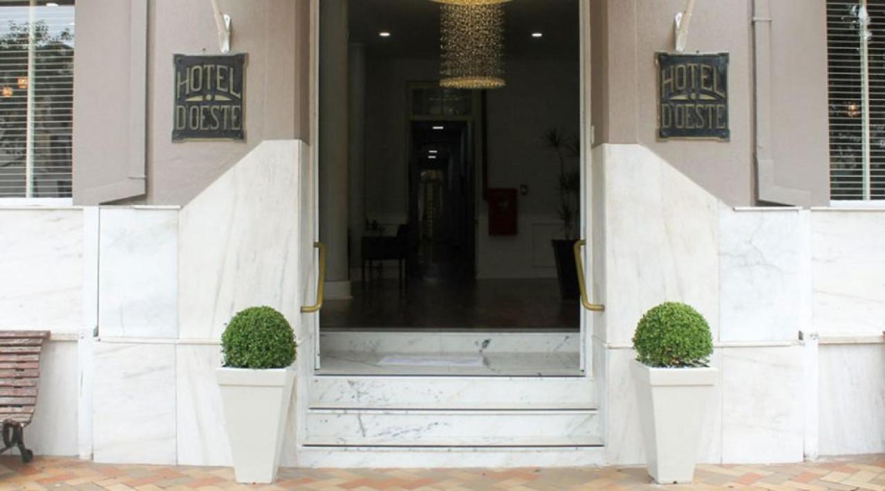 Mova Hotel D'Oeste - Localizado Em Frente A Praca Principal Da Cidade, Na Area Central - Pe Na Praca Poços de Caldas Εξωτερικό φωτογραφία